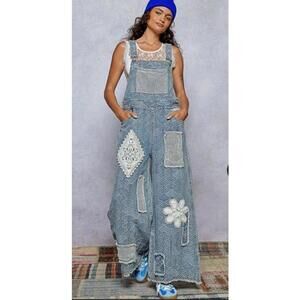 POL NWT Wide-Leg Chevron Lace Floral Denim Overalls Size Medium